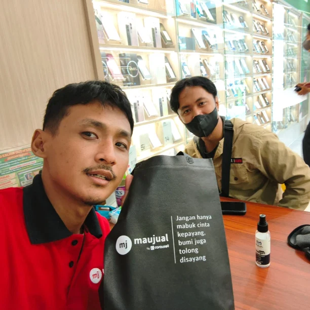 Pelanggan Maujual